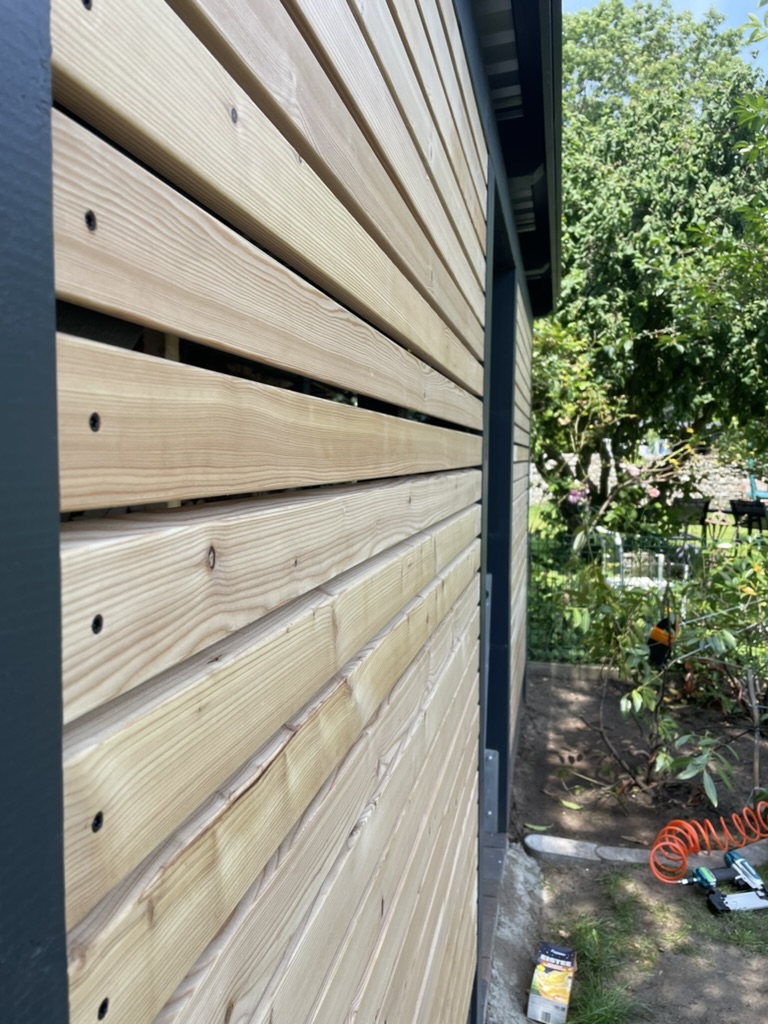 Holzfassade Detail
